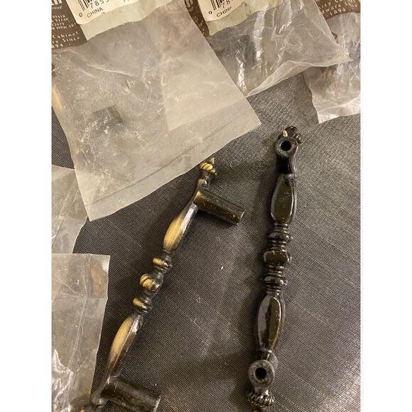 Set of 8 Belwith Antique English Satin Brass Drawer Handles 3 1/4 in. NOS - Picture 9 of 10